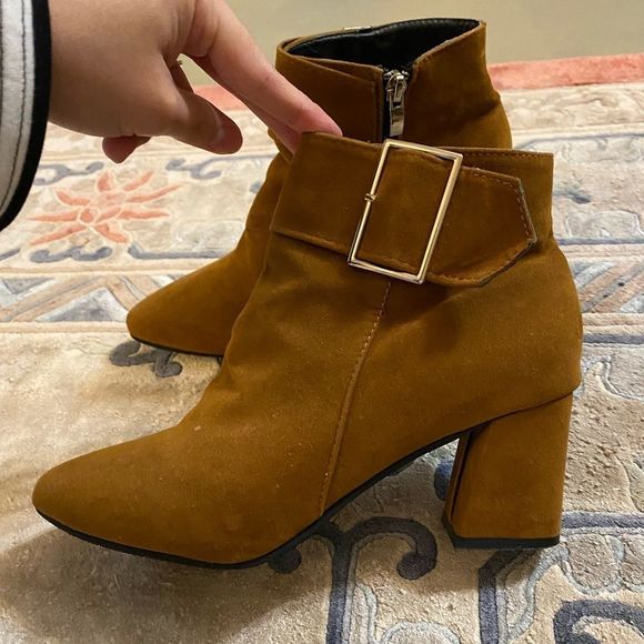 Shoes - Suede Brown Boots Pointed size 8